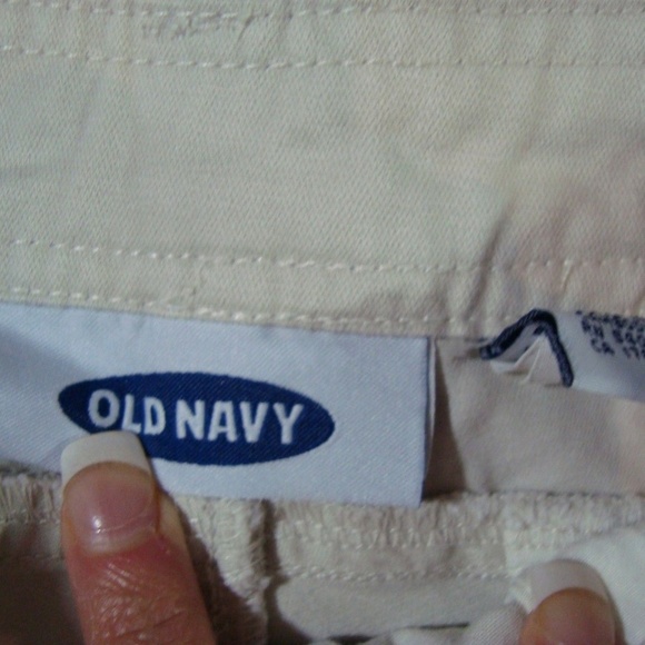 **Old Navy Shorts Size 6 Beige Casual Pockets - Picture 3 of 4